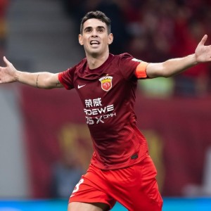 奥斯卡再次来到上港队！穆斯卡特亲自出面接待他，队友都点赞欢迎